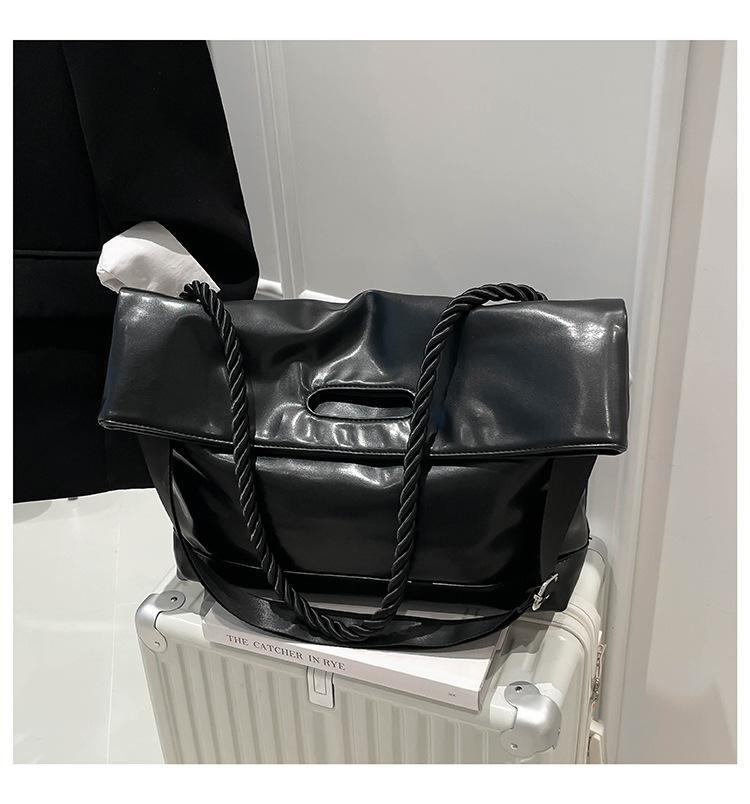 Premium Bag Women's 2025 New Fashion Popular Shoulder Bag Large Capacity Commuter Messenger Tote Bag