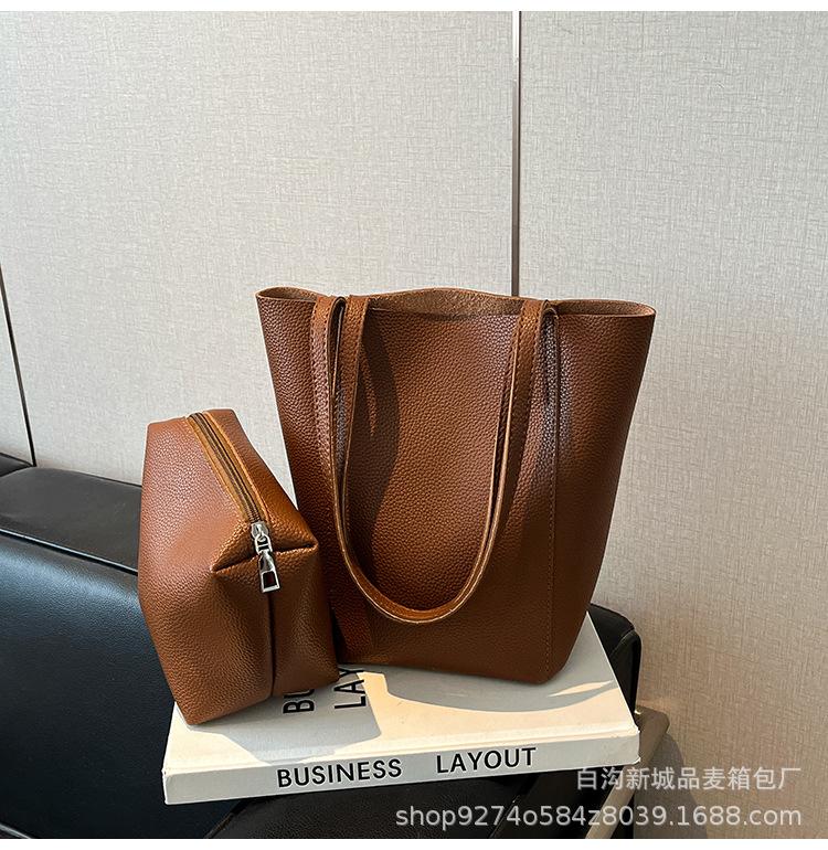 Casual Daily Versatile Premium Bucket Bag 2025 New Solid Color Splicing Single Shoulder Underarm Mother Bag Simple Style