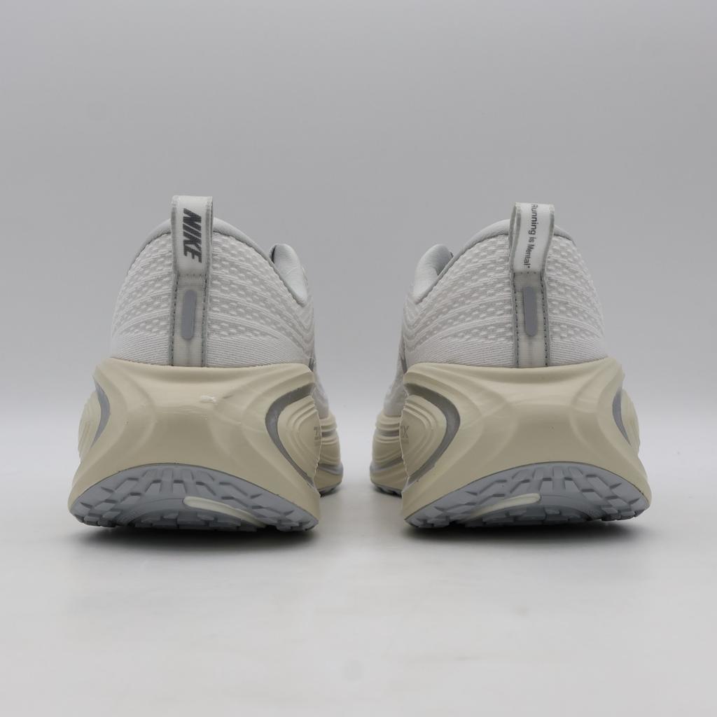 IQ0308-094 Nike Vomero Plus Platinum Tint Reflect Silver (Men's)