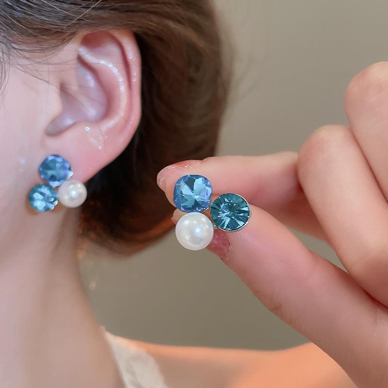 Silver Needle Zircon Flower Pearl Stud Earrings Exquisite Light Luxury High-end Earrings Niche White Versatile Earrings