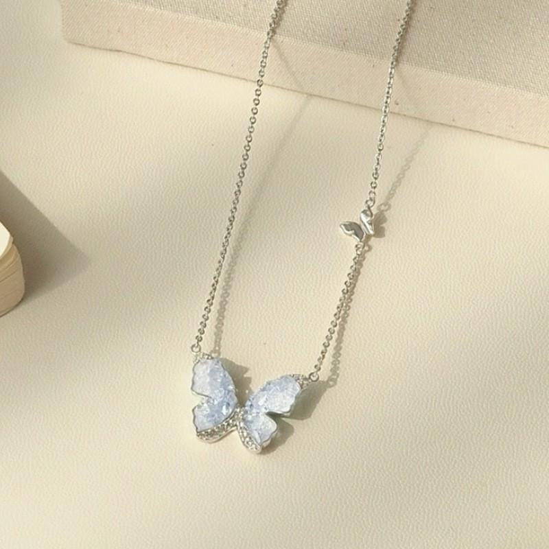 Elegant Butterfly Pendant Necklace Women Delicate Chain With Gradient Ice Blue Crystal Accents 2025 Fresh Sweet Style XL0285