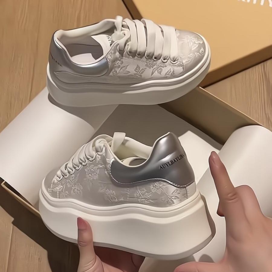 Guofeng Chaussures Xiaobai pour femmes 2025 nouvelles populaires été plateforme rehaussante chaussures pour femmes polyvalentes chaussures de sport de planche Guochao