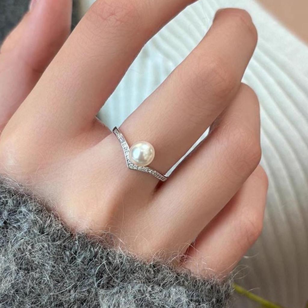 V-Shaped Pearl Diamond Ring - Adjustable Luxury Gift for Women