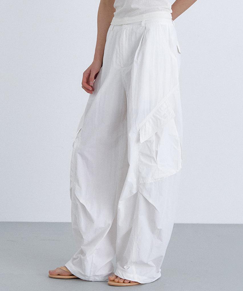 CLO'ET Curve Line Cargo Pants + White