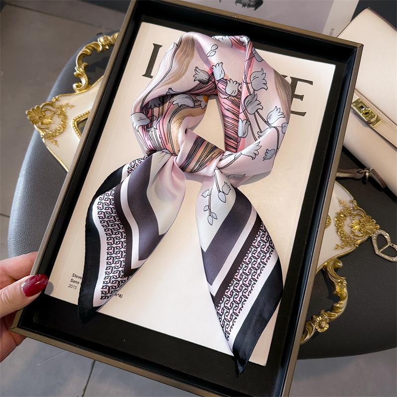 2025 New Fashion 70X70cm Printed Women's Scarf Pashmina Silk Scarf Square Shawl Decorative Headband Neck Luxury Design Bandana