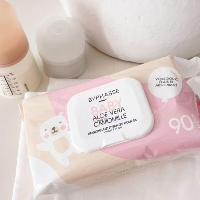 Lingettes bébé nettoyantes visages et corps x90