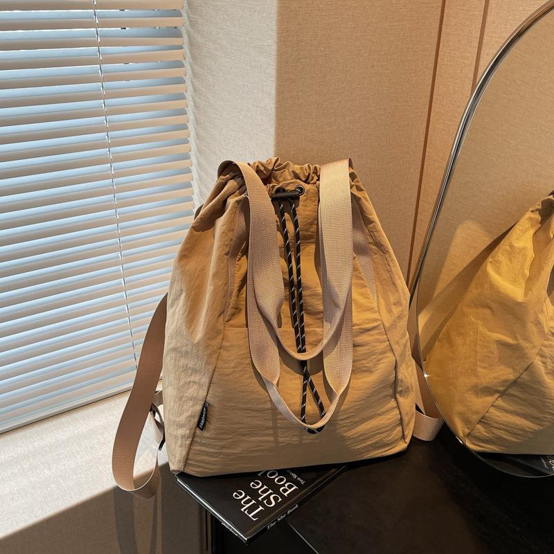 

Новый клетчатый рюкзак большая сумка 2025 лето новый модный универсальный кошелек простая сумка-ведро из ткани хаки