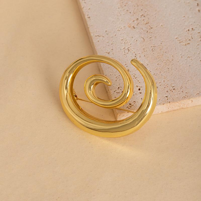 Personality Exaggerated Irregular High Sense Large Circle French Retro Design Women'S Temperament Earrings