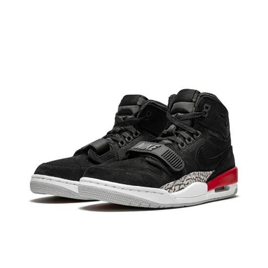 

Air Jordan Legacy 312 Black Suede AV3922-060 EU 43 серый/чёрный