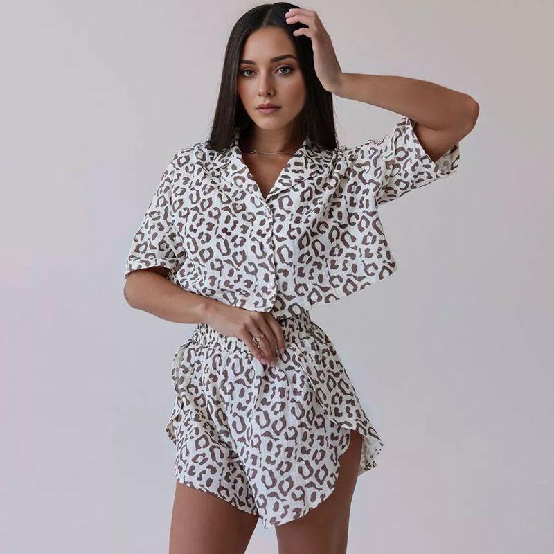 

European and American New Print Short sleeve Shirts Shorts Homewear Set Printed Top and Shorts Set Brown L
