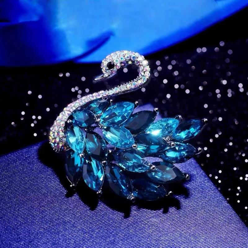 Broche de Cisne Fashionável Broche Resistente ao Desbotamento Confortável de Usar Broche Corsage Material de Liga Joia de Tecido para Meninas