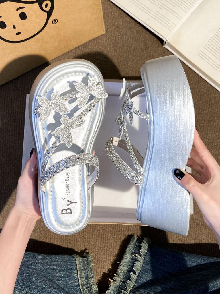 Internet celebrity explosion beautiful fairy wind sandals 2025 summer wear new slippers beach butterfly rhinestone one-word drag
