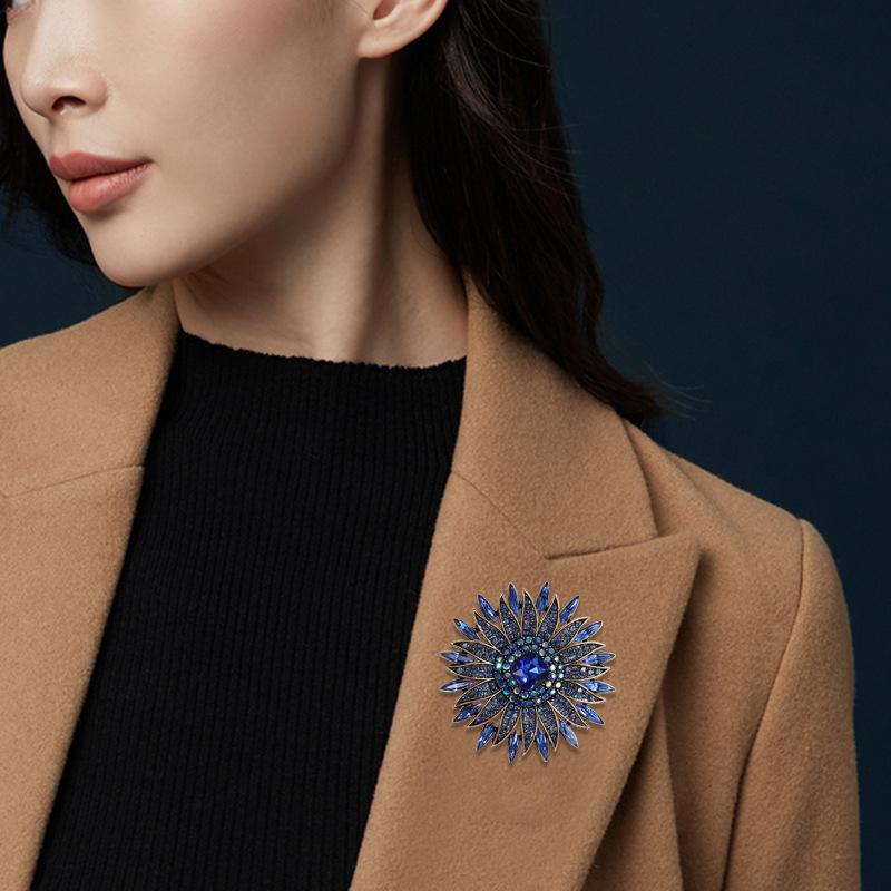 Modische High-End Kristall Sonnenblume Luxuriöse Sonnenblume Damen Accessoires Brosche