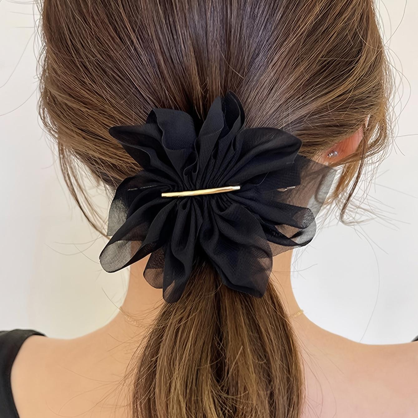 A Stylish And Elegant French Hairpin for Women, Featuring Chiffon, Pleats, And Metallic Shine. чёрный