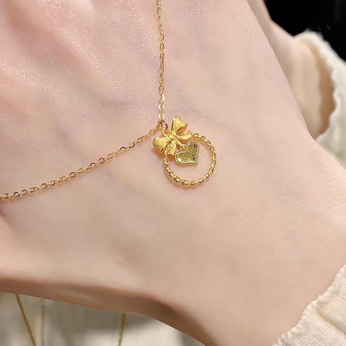 Gold Bow Heart Necklace: Women s Exquisite Versatile Light Luxury Clavicle Chain Fashion Jewelry