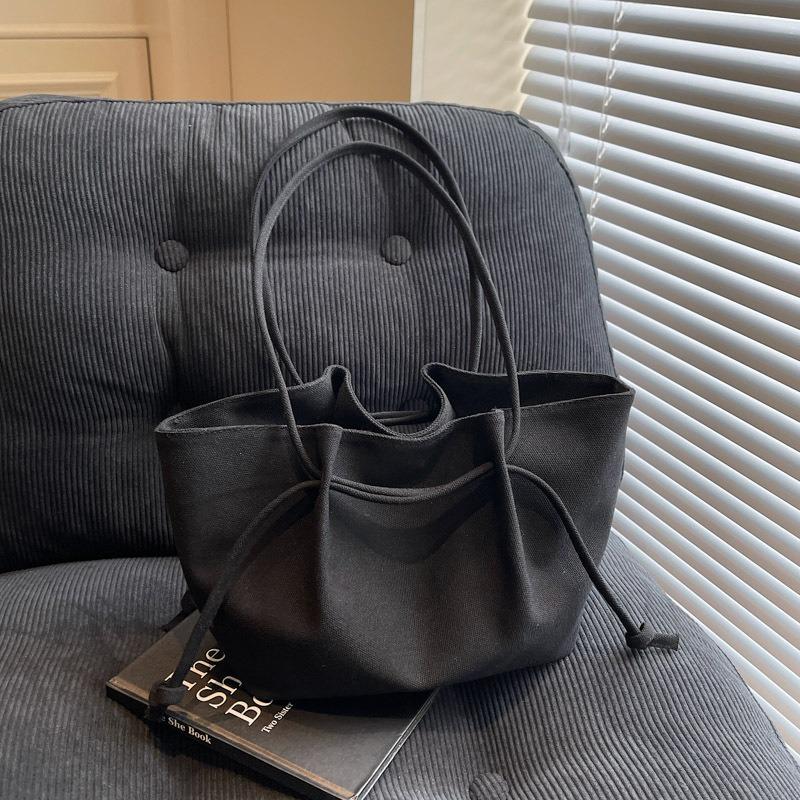 Retro underarm bag women's large-capacity new casual simple and versatile shoulder bag college student class bag