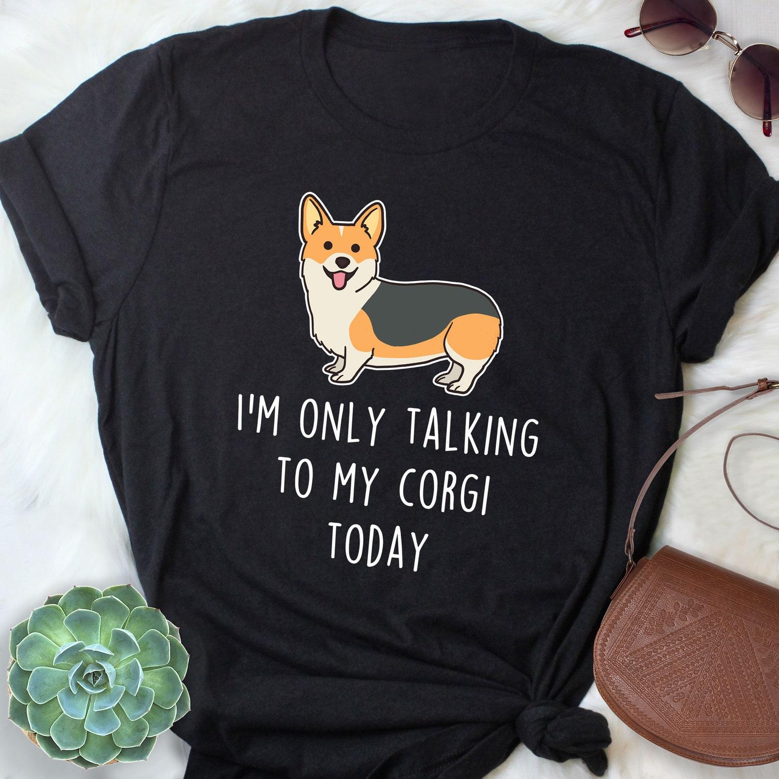 Red Headed Tri Corgi Corgi Shirt, , Funny Dog Lover Gift, Cute Pembroke Corgi T-shirt, Pet Lover Tshirt, Corgi Mom Dad Tee 110