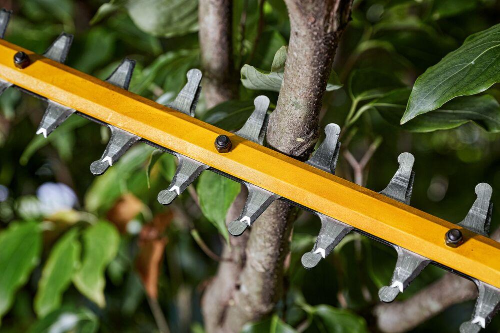 Battery Hedge Trimmer 65Cm 54V Xr Fv 0*Ah - Dw Dcmht573N