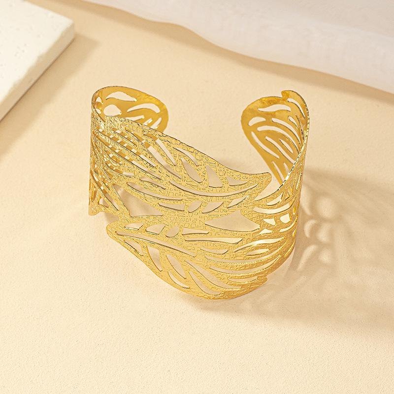 Women's Retro Leaf Open Bangle: Hollowed-Out Design Bracelet