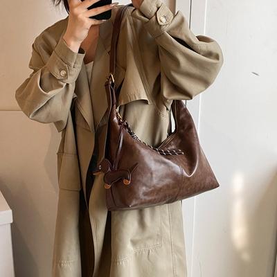 Retro Bag Women's Large-capacity New Versatile Casual Niche Shoulder Messenger Bag Commuter Dumpling Bag