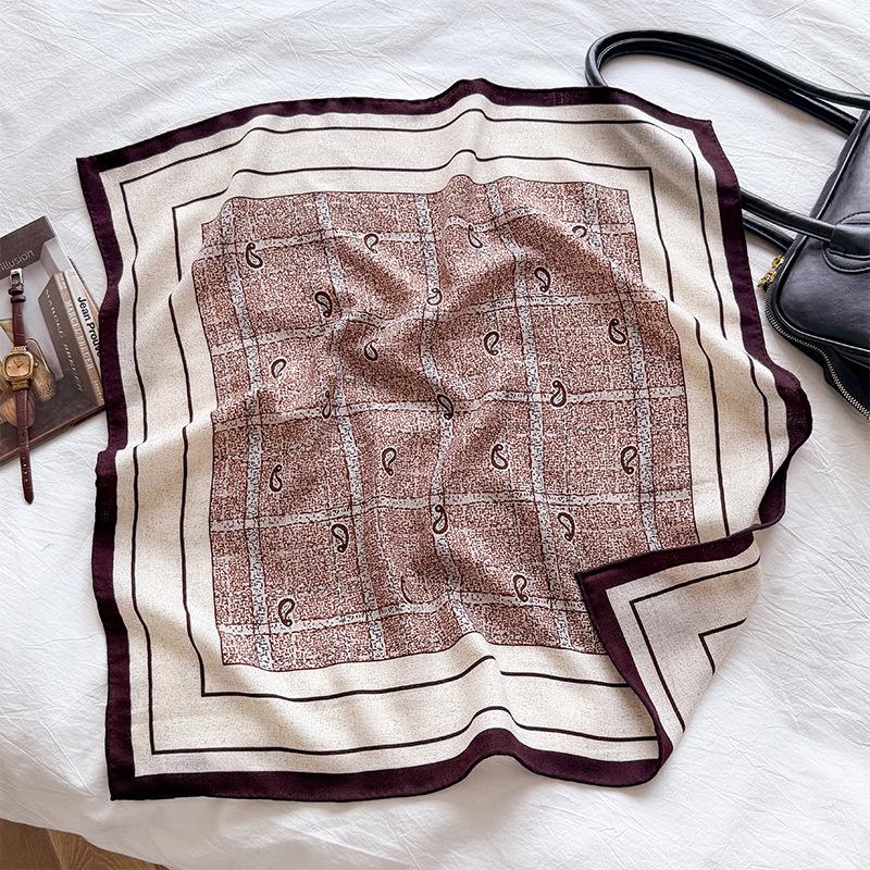 Four Seasons Silk Wool Medium Square Scarf 65 * 65cm Silk Wool Scarf Women's Light Luxury Premium Versatile Silk Scarf Shawl