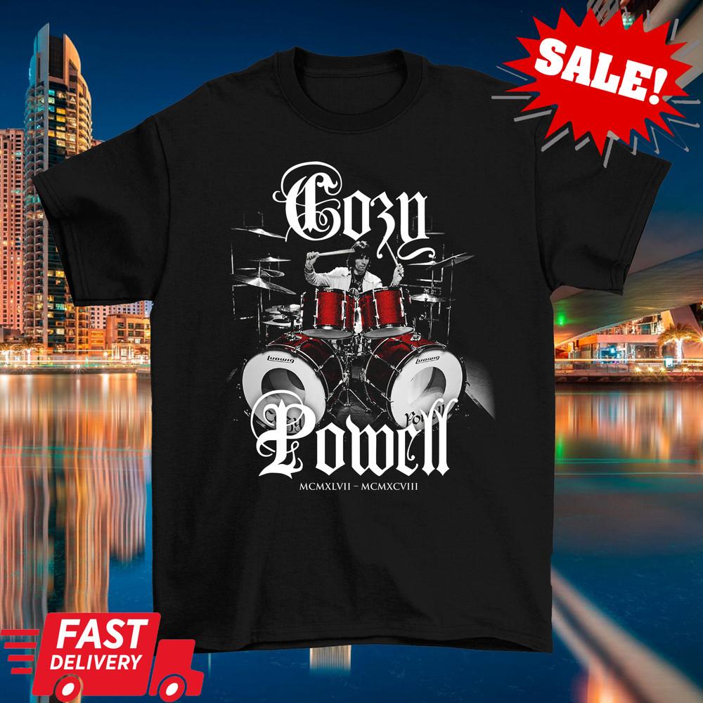 

В моей памяти 1947 1998 Кози Пауэлл Футболка Черная Унисекс S-5XL 1J0547 Унисекс Футболка XXXL