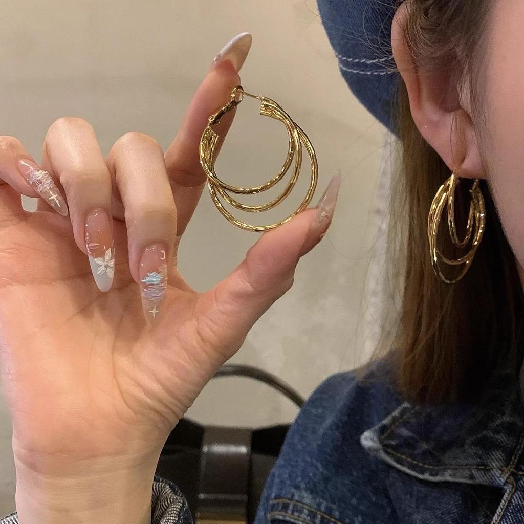 Cercei stud Ochi de Pisică Acul de Argint: Set de îngrijire pentru piercingul urechii din șase piese cu design cartilaj fără somn pentru femei.