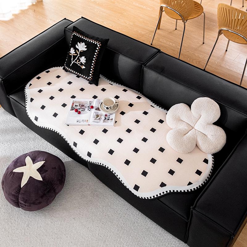 2024 High-End Chenille Sofa Cushions: Special-Shaped, Irregular, All-Season Covers for Leather Sofas