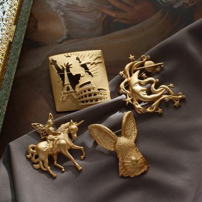 Retro Matte Gold Court Series Brooch Atmospheric Elegant Cold Wind Pin Suit Accessories Corsage
