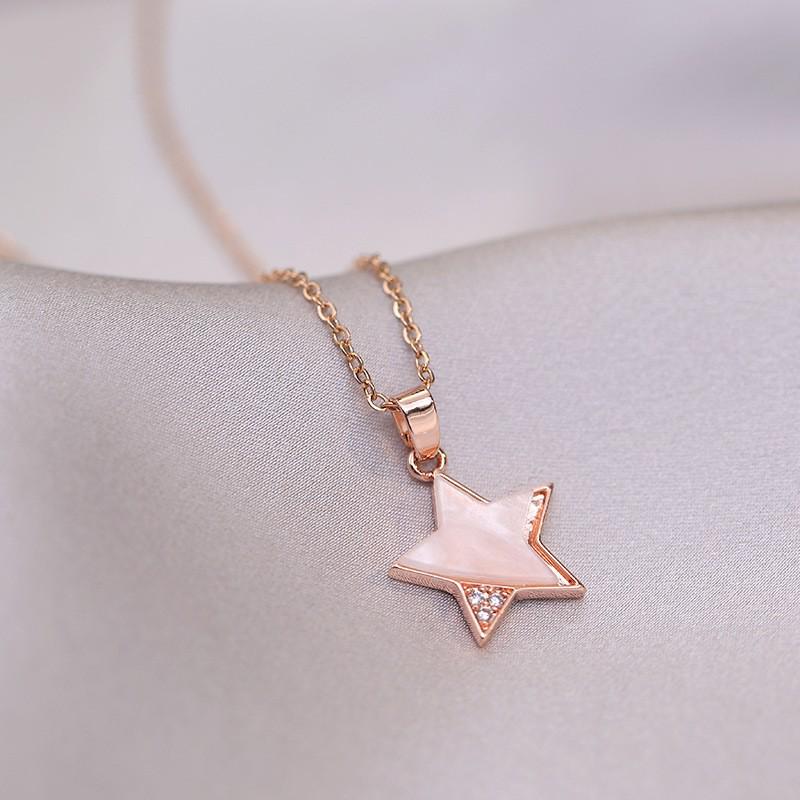 Women's Fashion Heart Pendant Necklace - Elegant, Simple Design, Versatile Clavicle Chain Jewelry