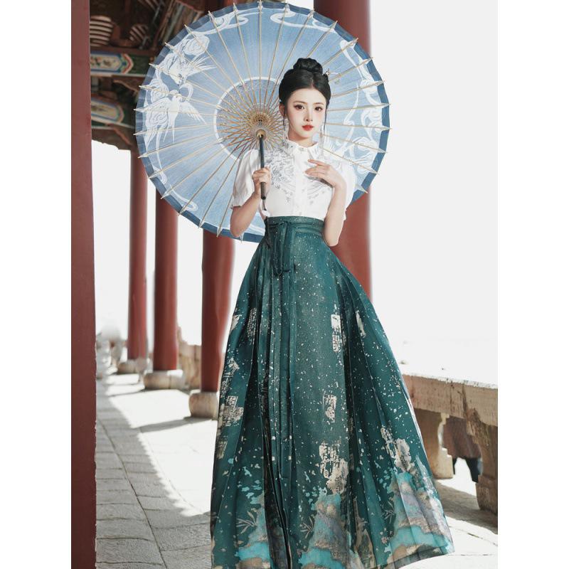 Chinese Style Embroidered Hanfu: Short-Sleeved Top & Gradient Dark Green Horse-Face Skirt Set
