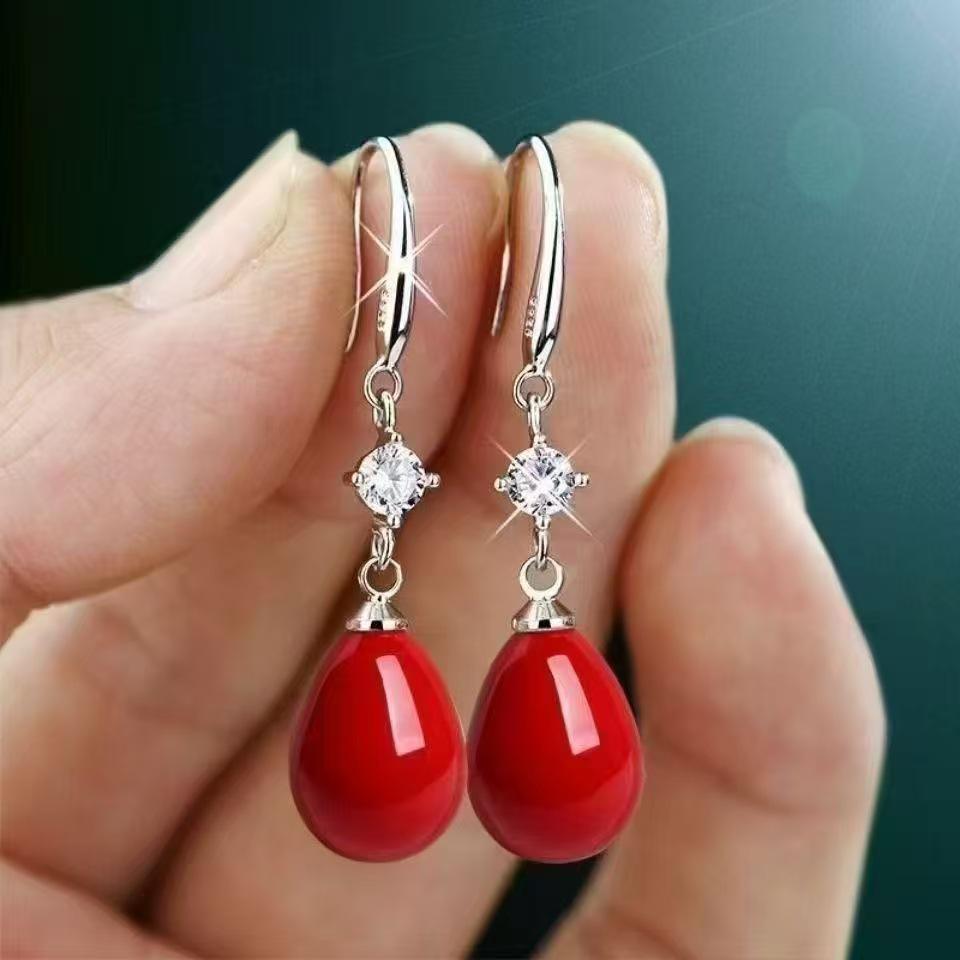 Элегантные красные жемчужные серьги-капли на длинных крючках