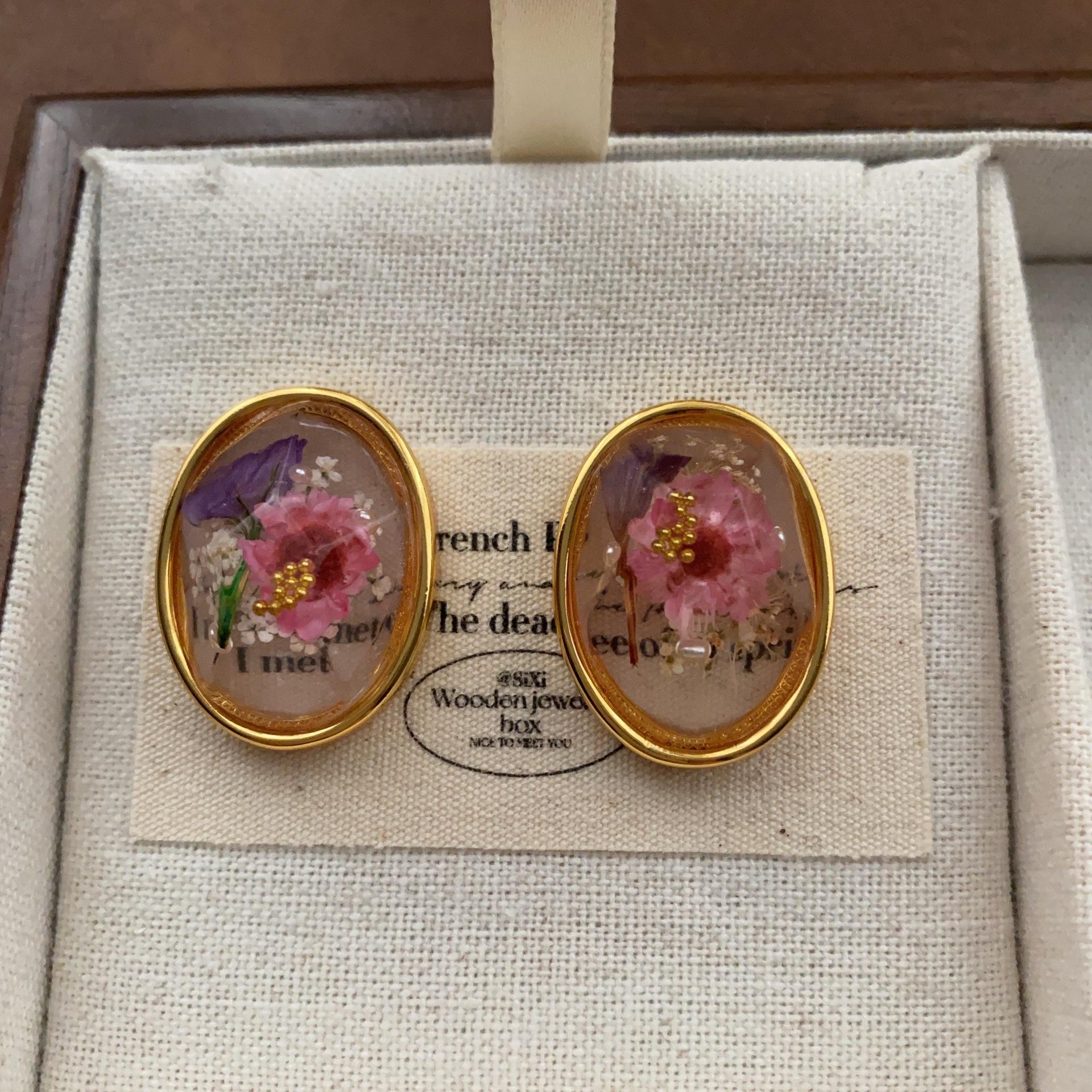 

Vintage French stud earrings dried flower resin gold foil art romantic earrings