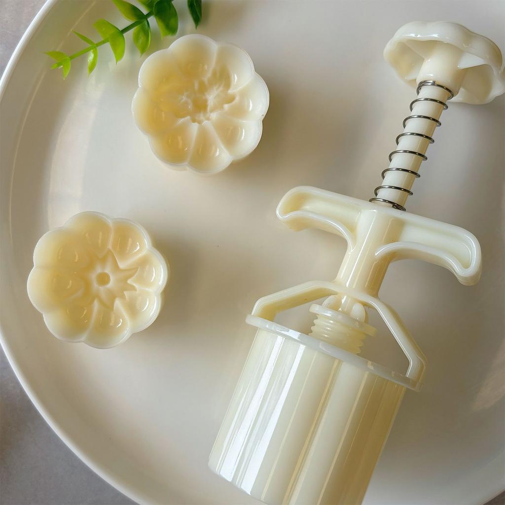 Creative Pumpkin Shape Mooncakes Molds Durable 50g Pumpkin Mooncakes Crafting Molds for Artisanal Desserts Enthusiasts