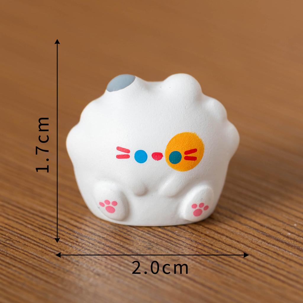 Resin Cute Cat Figure With Cartoon Design For Car Desk Decor And Gift Idea