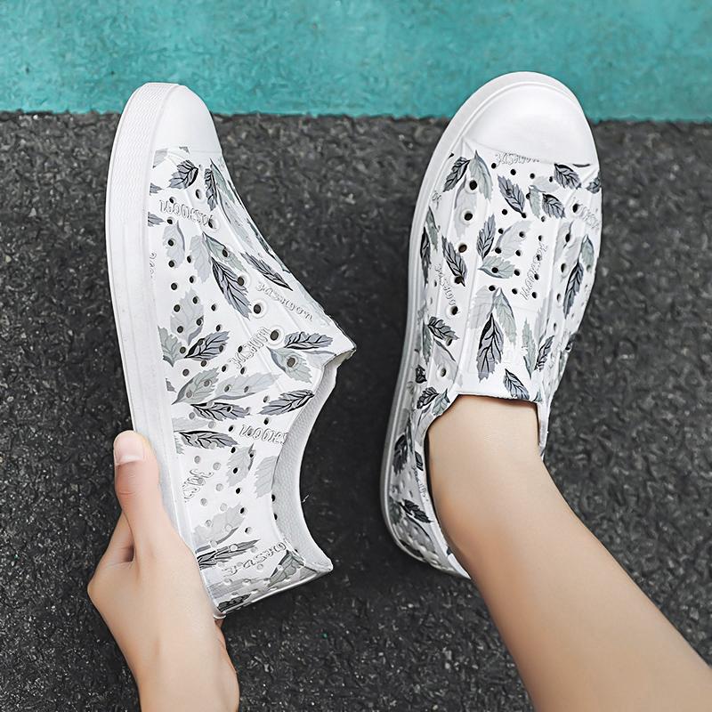 Unisex Sandals Summer Hollow Beach Shoes Slippers Lightweight Sandals Slip on Casual Waterproof Classic Sandals