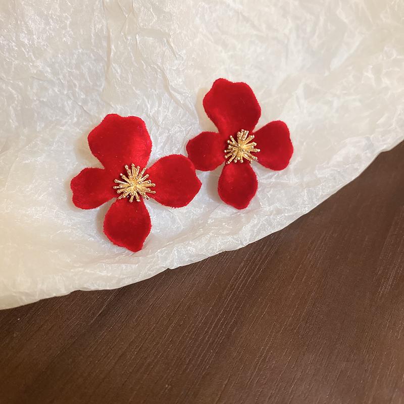 Flocking Flower Leaf Pearl Earrings for Women Light Luxury High-grade Red Stud Earrings New Korean Fashion Stylish Zircon Women