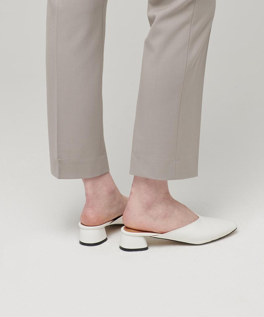 MUSINSA STANDARD WOMAN Women'S Slim Straight Hidden Elastic Waist Slacks [Light Beige]