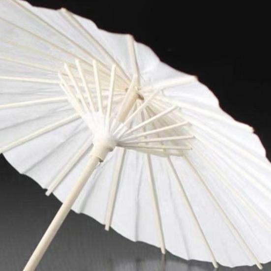 Weißer Papierregenschirm mit Pinselpigment DIY Malregenschirm Dekor Handgefertigt Chinesischer Geölter Papierregenschirm mit Holzgriff