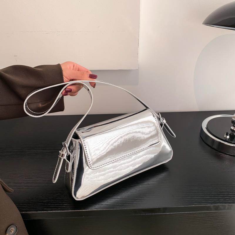 Bag Fashion Women's Bag New 2025 Korean Version Fashion Glossy Underarm Bag Inside Internet Celebrity Candy Color Small Square Bag