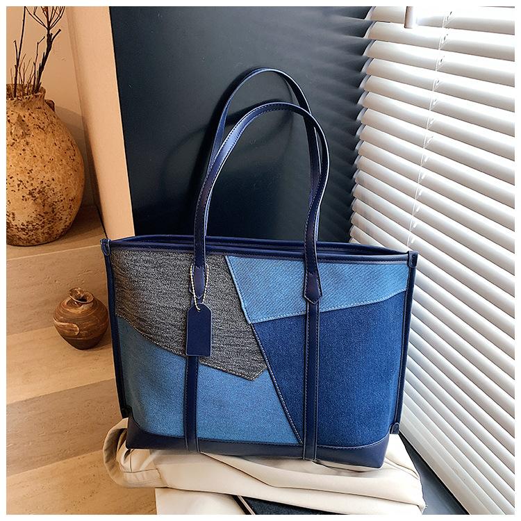 Denim-Tasche Damen 2025 neue kontrastfarbene Patchwork-Mode-Umhängetasche High-End-Pendler-Tragetasche