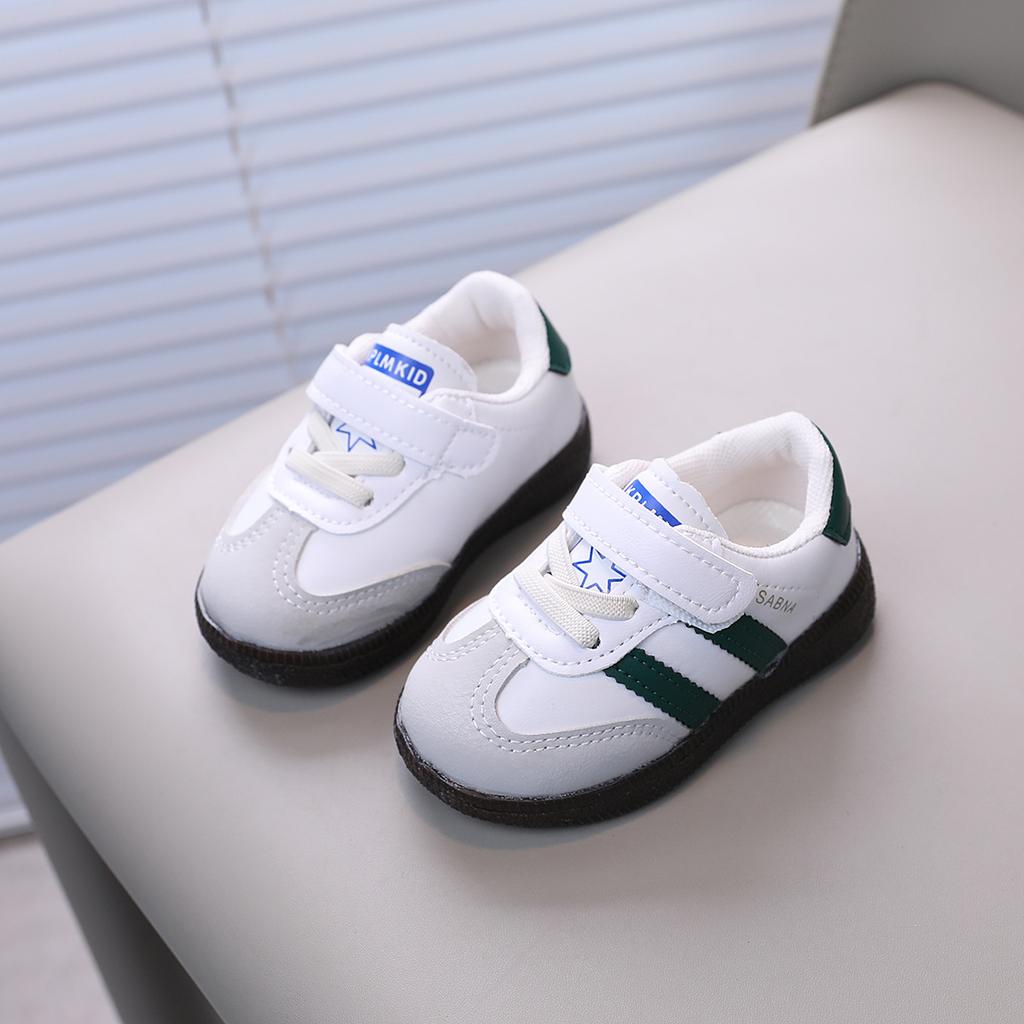 Neue Frühjahrs- und Herbst-Jungen-Freizeitschuhe im koreanischen Stil, atmungsaktive Mädchen-Sneaker mit weicher Sohle, Kinder-Trainingsschuhe im deutschen Stil