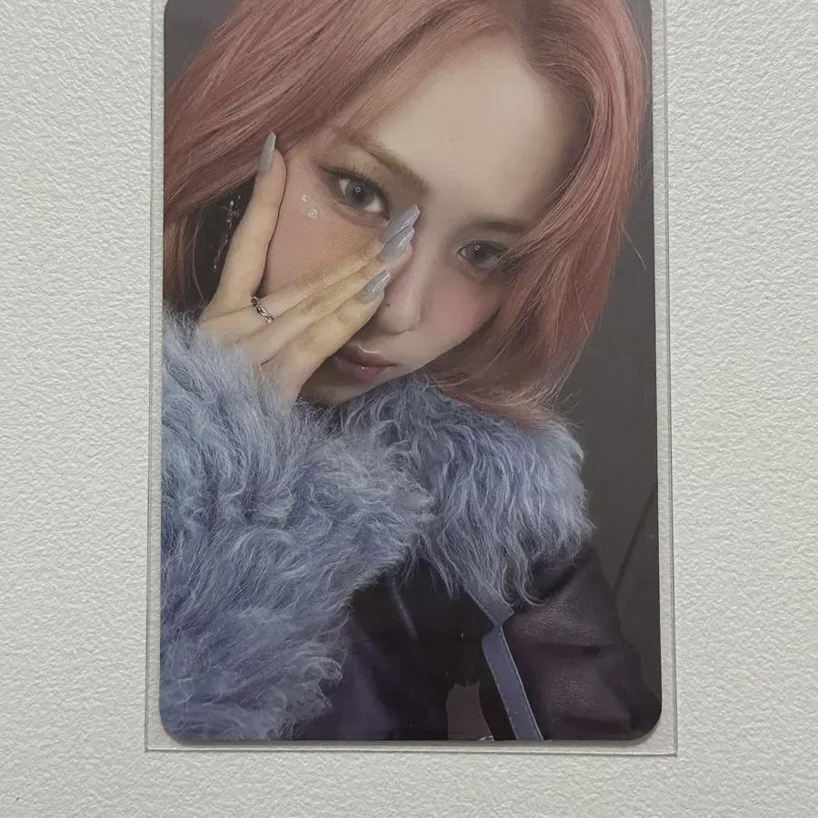 

Itzy Ryujin Born To Be Bontob Vampire Photocard