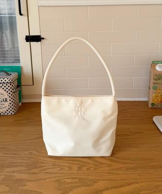 Mucu And Ebony Nearest Bag _ Cream