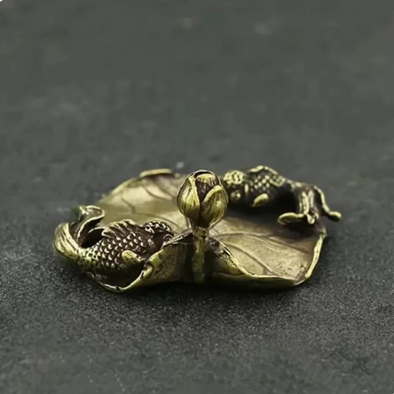 2025 New Creative Retro Brass Goldfish Lotus Leaf Miniature Statue Home Decoration Brass Sculpture Office Desk Decoration