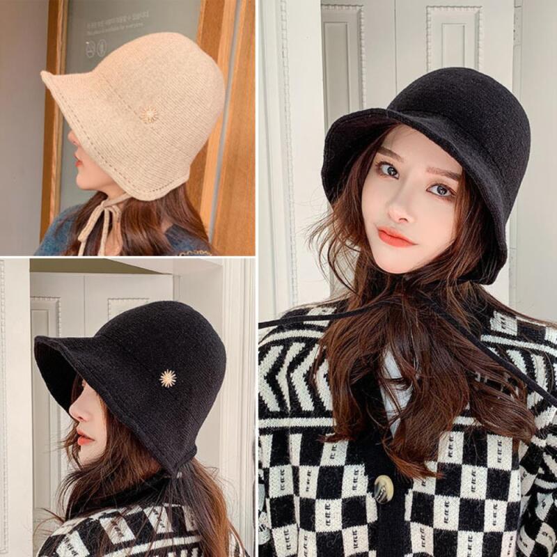 

Wave Knit Bonnet Hat with Cubic Bucket Hat for Women brown