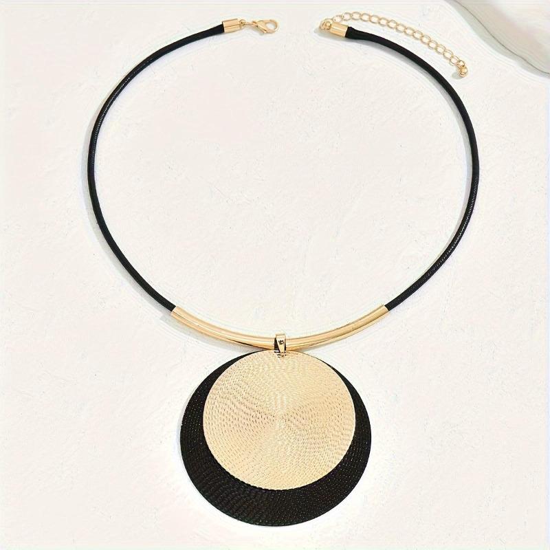 1pc Stitching Geometric Round Pendant Necklace Retro Style Statement Jewelry For Vacation Wear KTJ
