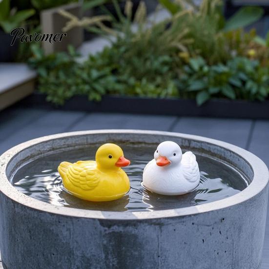 Miniature Duck Ornament for Landscaping Floating Resin Figurine, Realistic Yellow Statue, Simulation Animal Cute Statue Indoor Fish Tanks Outdoor