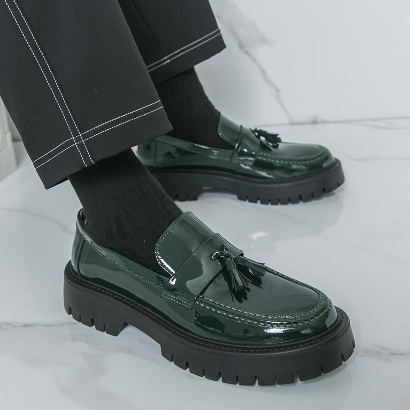 Fashion Lacquer Leather Men's Loafers Classic Tassel Design Style Fashion Party and Work Thick Soled Height Increasing Shoes Hombre