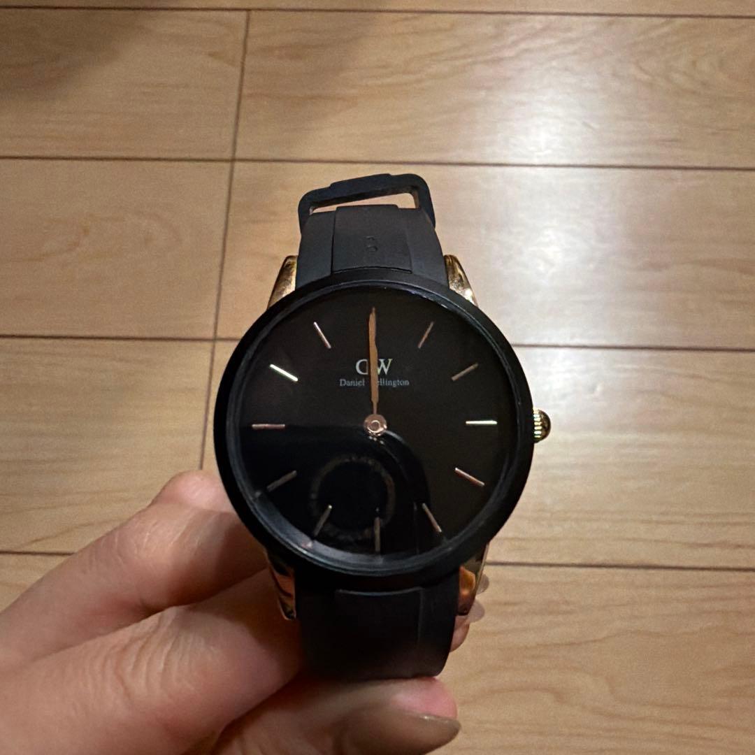 Used Today only! Beautiful item! Daniel Wellington watch